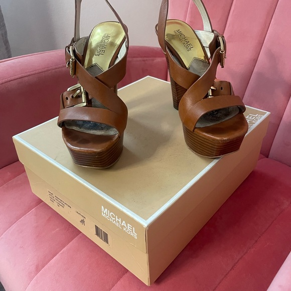 Michael Kors Joshephine platform Sandals. - Picture 3 of 3